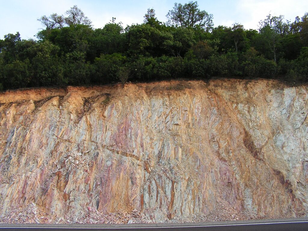 Procesos para la extracción de recursos minerales de la Tierra